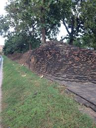 Pozostałości murów w północno-zachodniej części dawnego Chiang Mai