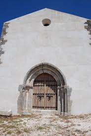 Wejście do położonej poza murami miasta kaplicy "Nossa Senhora do Carmo"