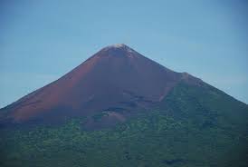 Wulkan Momotombo - jedna z przyczyn opuszczenia miasta przez mieszkańców