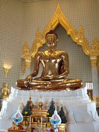 Wykonany ze złota posąg Buddy znajdujący się w świątyni Wat Traimit