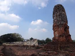 Pozostałości świątyni Wat Lokayasutharam