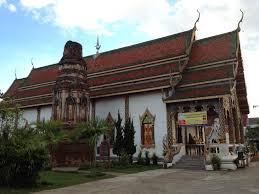 Wat Chamathevi - Ratana Chedi i współczesna wihara